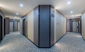 Holiday Inn Lanshan New World