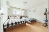Seoul Yapee guesthouse /Hongik University Sta. .Big House.party room.Two Rooms. - วิลล่า