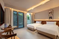 Growing in the Alley Homestay