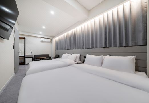 알마 호텔 객실