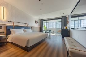 HYGGE Qieman Hotel (Hefei Huaihe Road Pedestrian Street Intime Center Branch)
