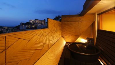 信楽焼陶器露天風呂付和室８畳 有馬温泉　有馬ロイヤルホテルの写真