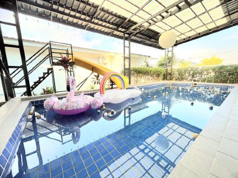 ซันชายน์ ไลฟ์ พัทยา พูลวิลล่า