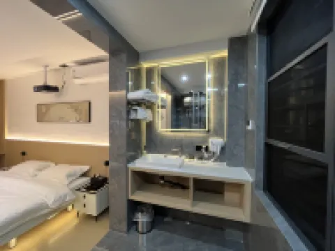 壹佳觀影民宿（龍巖動車站店）