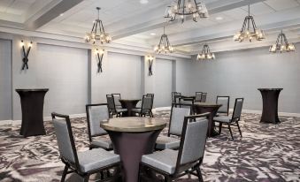 Embassy Suites by Hilton Crystal City National Airport