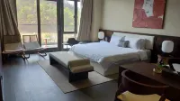 Mouding Tranquil Lakeside Retreat