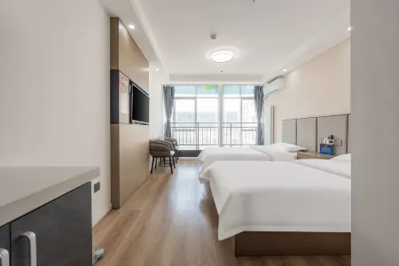 Hotels in Hana Rock Отели рядом с достопримечательностью «National Defense Art District»