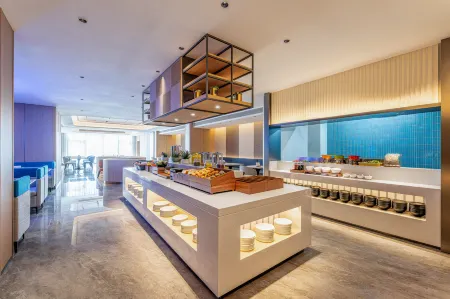 Holiday Inn Express SHANGHAI PVG ZHUQIAO by IHG