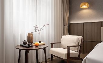 Jiuzhaigou White Swan Impression Hotel