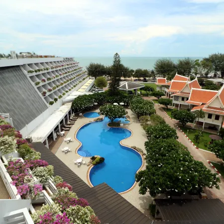 The Cha Am Methavalai Hotel