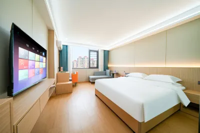 Chengshi Luxiu Hotel (Quanzhou East Railway Station Branch) Hotels near Huaguang Photography Art Academy (West Unit)