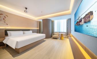 Sea Blue Hotel(Qianjiang New City Raffles City Center )