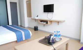 Nanzhang Auspicious Sign Business Hotel