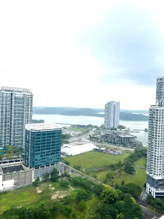 Almas Puteri Harbour Nusajaya Suite Room Exclusive Room 5 Min to Legoaland by HomeSpace Отели рядом с достопримечательностью «Puteri Harbour Satellite Clubhouse»