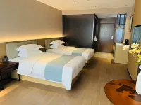 Nali Hotel (Yulin Yinfeng Traditional  Chinese Medicine Port/ RT-MART )