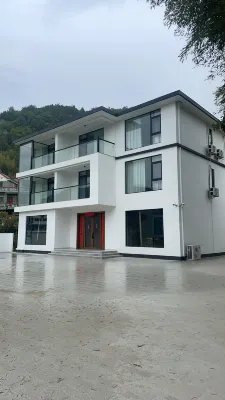 Chun'an Qiandao Lake Yunguang Jianpan Homestay Hotels in Qiandao Lake High Speed Railway Station / Dongbei