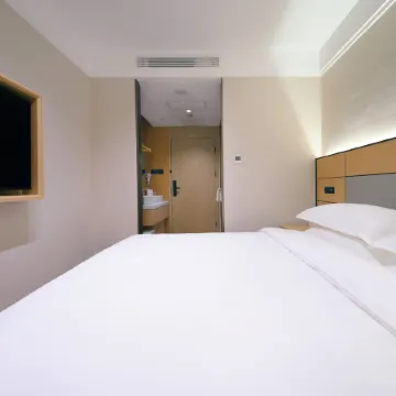 Quanjing Hotel (Beijing Zi Zhu Bridge Wanshou Temple Metro Station Branch) Отели рядом с достопримечательностью «Столичный педагогический университет»