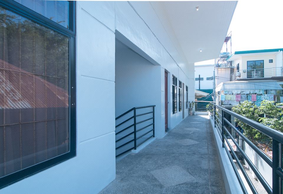 RedDoorz @ Aurea Apartelle