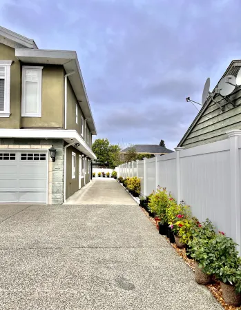 Vancouver Garden Hotel