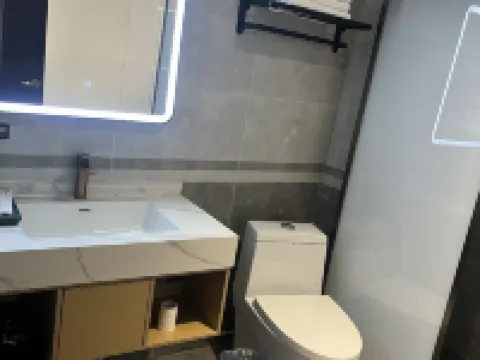 Lanyue Hotel (Xuchang Changge Yiwu Chengzhong Mao Ideal City Branch) Hotels in Changge