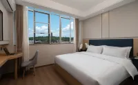 Yilong Xicheng International Hotel (Chuxiong Dongxing Middle School Branch)