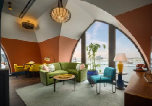 七月 - 船衹和公司