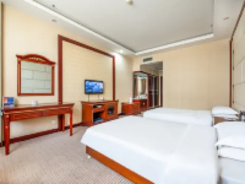 Bachu Populus Euphratica International Hotel (Shiji Avenue Branch, Bachu Pedestrian Street) Hoteles en Condado de Maralbexi