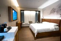 HUAFENG HOTEL JaKarta PIK 에라자야 베르티컬 가든 주변 호텔