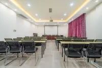 Jiudinghong Business Hotel