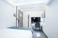 Zunyi XinjiaHotel Hotels in Zunyi Railway Station Area