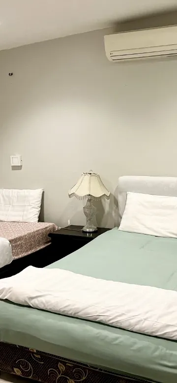 ห้องดีไซน์สำหรับสามท่านพร้อมห้องน้ำส่วนตัว