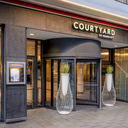 Courtyard by Marriott Munich City Center Отели рядом с достопримечательностью «Конференц-центр Munich Workstyle»