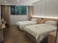 Fanhuatai Homestay (Border City Chatong Scenic Area) - parking