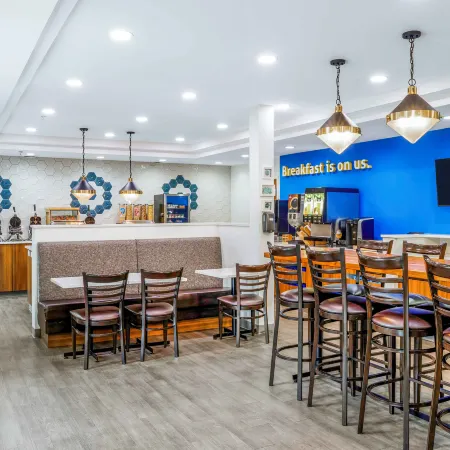 Days Inn & Suites by Wyndham Sherwood Park Edmonton