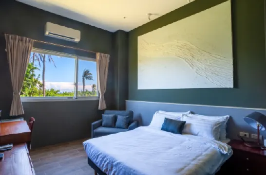 Cove HomeStay 達麓岸部落屋周辺のホテル