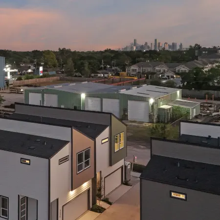 Centrally located cozy getaway near downtown