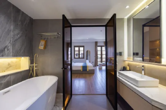 Anh Thang Hotel Отели рядом с достопримечательностью «Ho Quoc Temple»