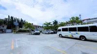 Whiterock Beach Resort - parking