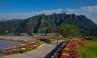 Trip.com Group Country Retreats (Zhang Jiajie Manson Joint Resort)