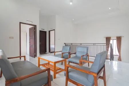 Small Homestay Syariah Sikembar Ciwidey Отели в г. Pasirjambu