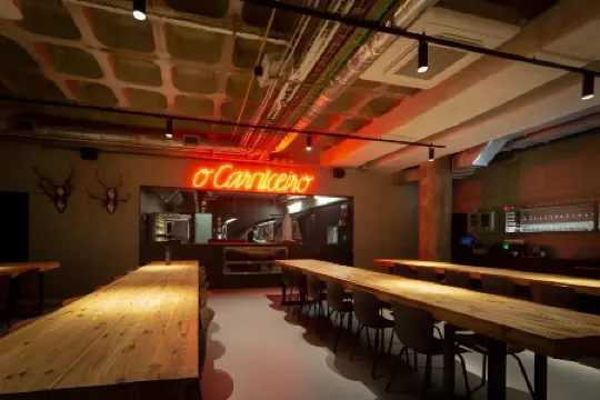 Zero Box Lodge Porto Отели в г. Порту