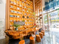Buluotuo Buyi Cultural Theme Hotel Hotels in Luodian