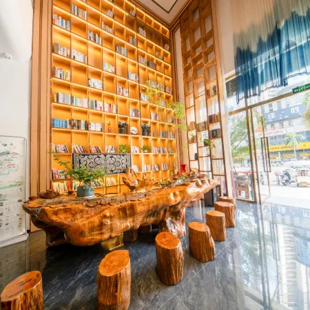 Buluotuo Buyi Cultural Theme Hotel