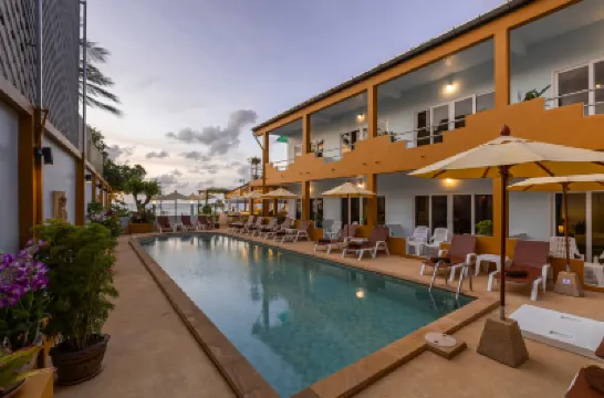 Kamala Dreams Hoteles cerca de Monumento del Tsunami