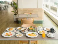 Lee Gardens Plaza Hotel - breakfast