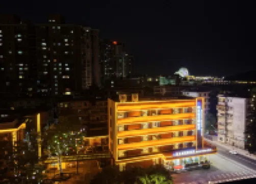 Bolton Garden Hotel (Zhuhai Lovers Middle Road Sun Moon Shell Grand Theatre) โรงแรมใกล้จูไห่ประมง