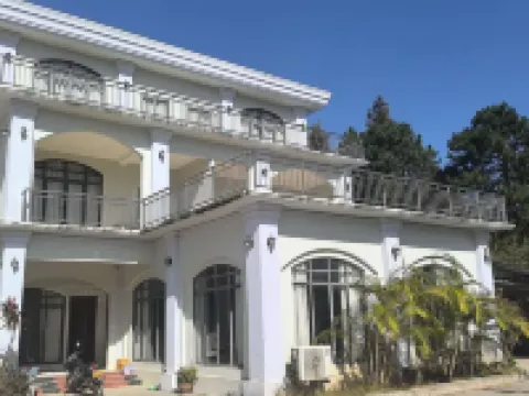 Sakura Hotel โรงแรมในโพนสะหวัน