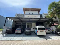 INSAHAUS Guest House Malang Hotels near Perpustakaan kota Malang