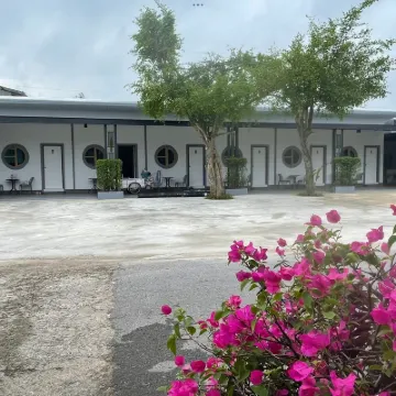 Garden House Resort Hotels near Faculty of Education