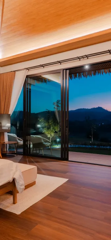 วิลล่าพร้อมสวนและวิวภูเขา